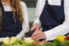 Vánočkobraní či výuka stravovací etikety. Nová cvičná kuchyňka nebude sloužit jen k výuce vaření Vánočkobraní či výuka stravovací etikety. Nová cvičná kuchyňka nebude sloužit jen k výuce vaření