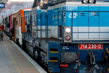 První etapa rekonstrukce vlakového nádraží v Čáslavi je u konce. Nové parkoviště slibuje etapa číslo dvě