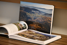 Nové knižní putování středočeskou krajinou láká na výhledy i zamyšlení Nové knižní putování středočeskou krajinou láká na výhledy i zamyšlení