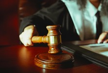 Šéf Městského úřadu v Čáslavi se dostal do funkce podvodem, radnici připravil o miliony korun